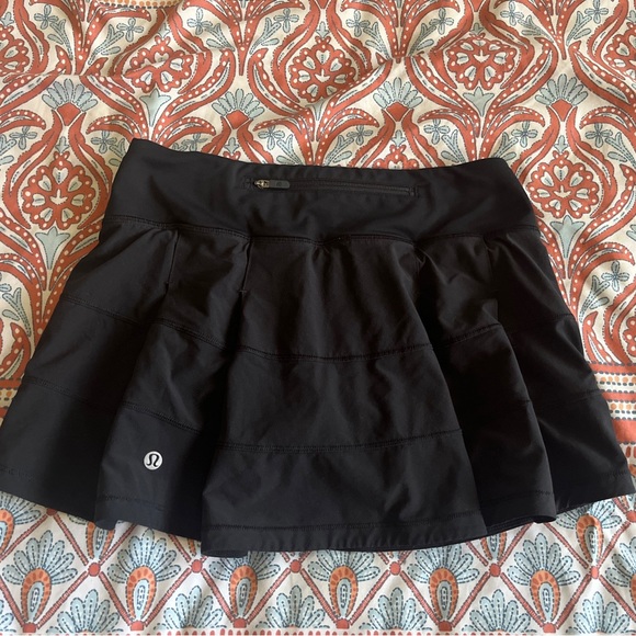 lululemon athletica Dresses & Skirts - Lululemon Pace Rival Skirt Womens